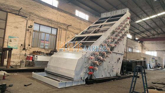3000*9000mm 1~3 κατάστρωμα Μεγάλη χωρητικότητα 30~50 TPH Υψηλής συχνότητας δονητικό φίλτρο οθόνης για άμμο πυριτίου με μη ισορροπημένους κινητήρες ή ηλεκτρομαγνητικούς δονητές για καθαρισμό πλέκων